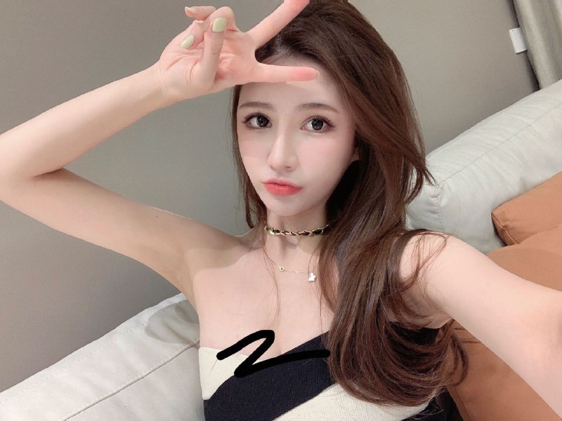 【湖北-武汉】青春靓丽小妹，跪舔的样子，很有征服感 